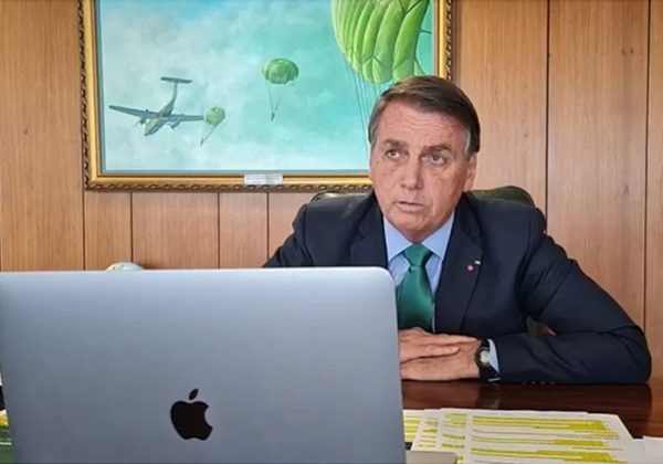 Bolsonaro atribui crise econômica a governadores e medidas tomadas na pandemia