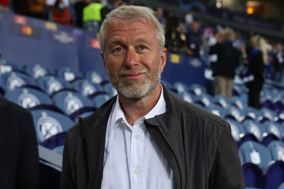 Bilionário russo decide vender Chelsea por R$ 20 bi; valor será doado a vítimas da guerra na Ucrânia