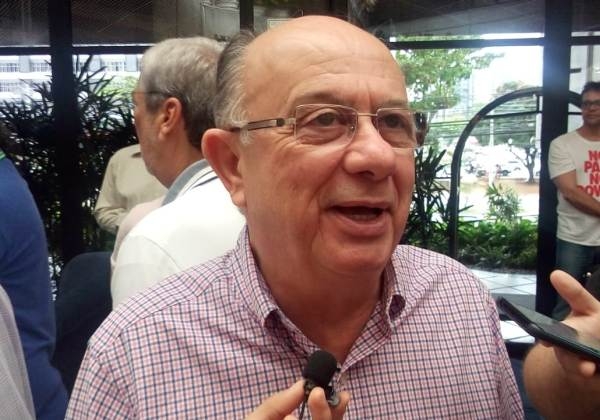 José Ronaldo desconversa sobre convite de Rui e diz que acredita no projeto de ACM Neto