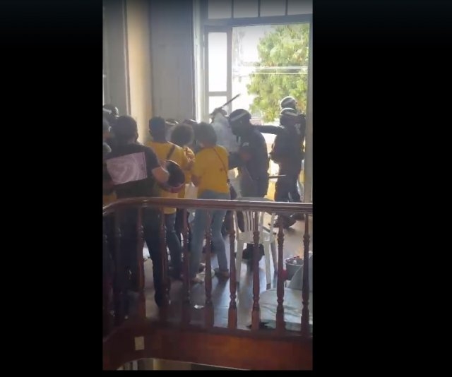 Professores, parlamentar e assessores são espancados dentro da Prefeitura de Feira de Santana, nesta sexta-feira (1º)