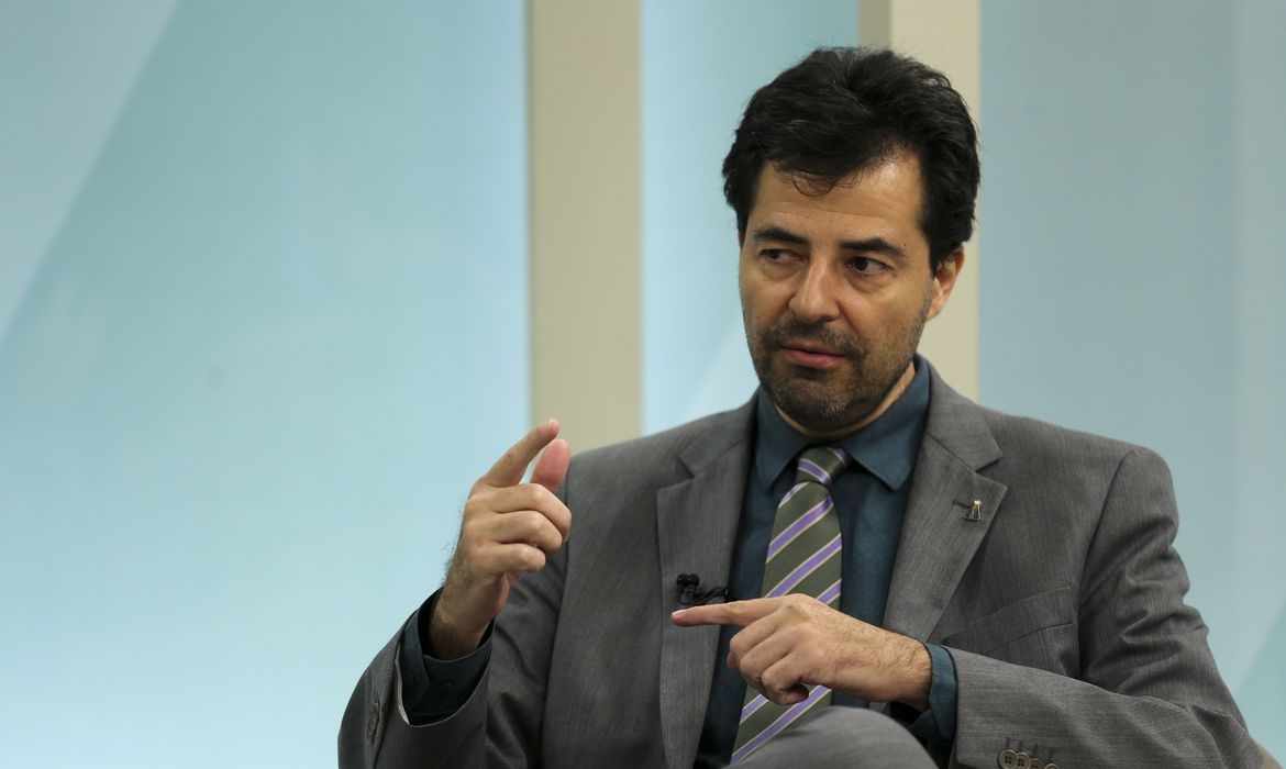Bento Albuquerque deixa Minas e Energia; Sachsida é o novo ministro