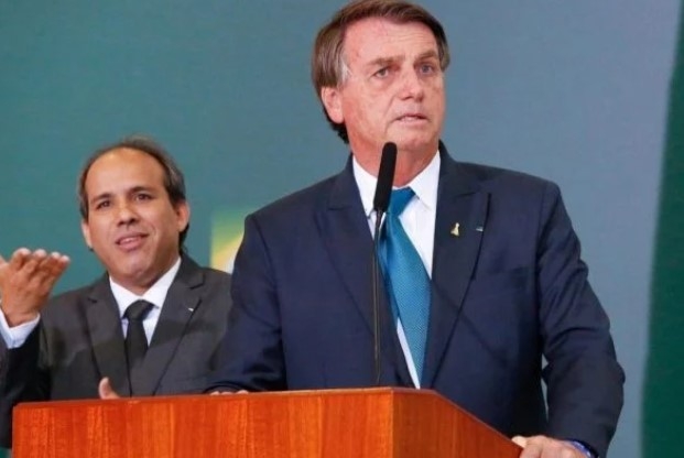 Brasil não aguenta mais reajuste de combustíveis, diz Bolsonaro