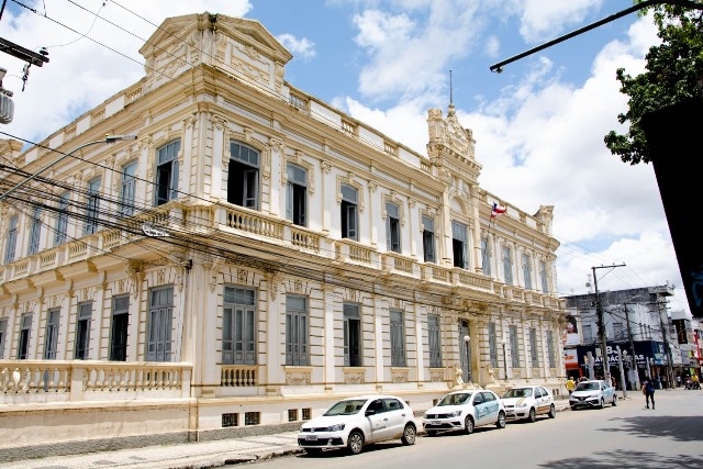 Município ingressa com ação para suspender efeitos da LOA que derruba vetos do prefeito