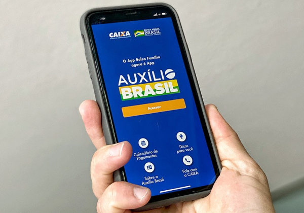 Senado aprova valor mínimo permanente de R$ 400 para beneficiários do Auxílio Brasil