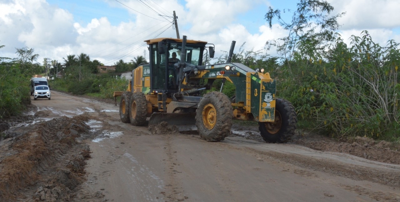 Estradas na zona rural de Feira recebem melhorias