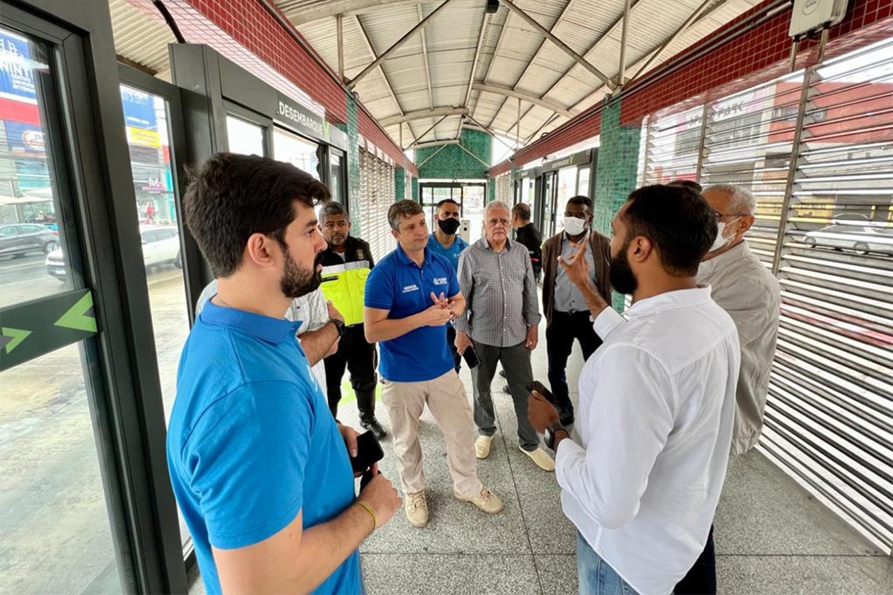 Secretário de Mobilidade de Salvador conhece operação do BRT de Feira