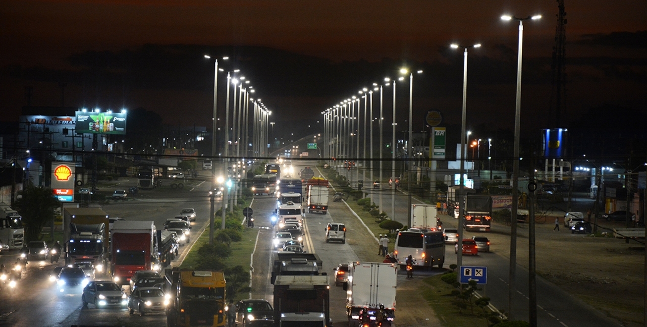 Anel de Contorno recebe nova iluminação com LED entre a Cidade Nova e av. Maria Quitéria