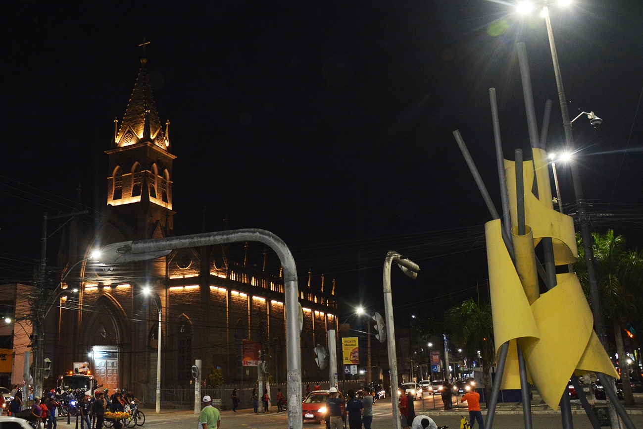 Projeto Luz da Gente veste Igreja Senhor dos Passos para celebração do aniversário de emancipação de Feira