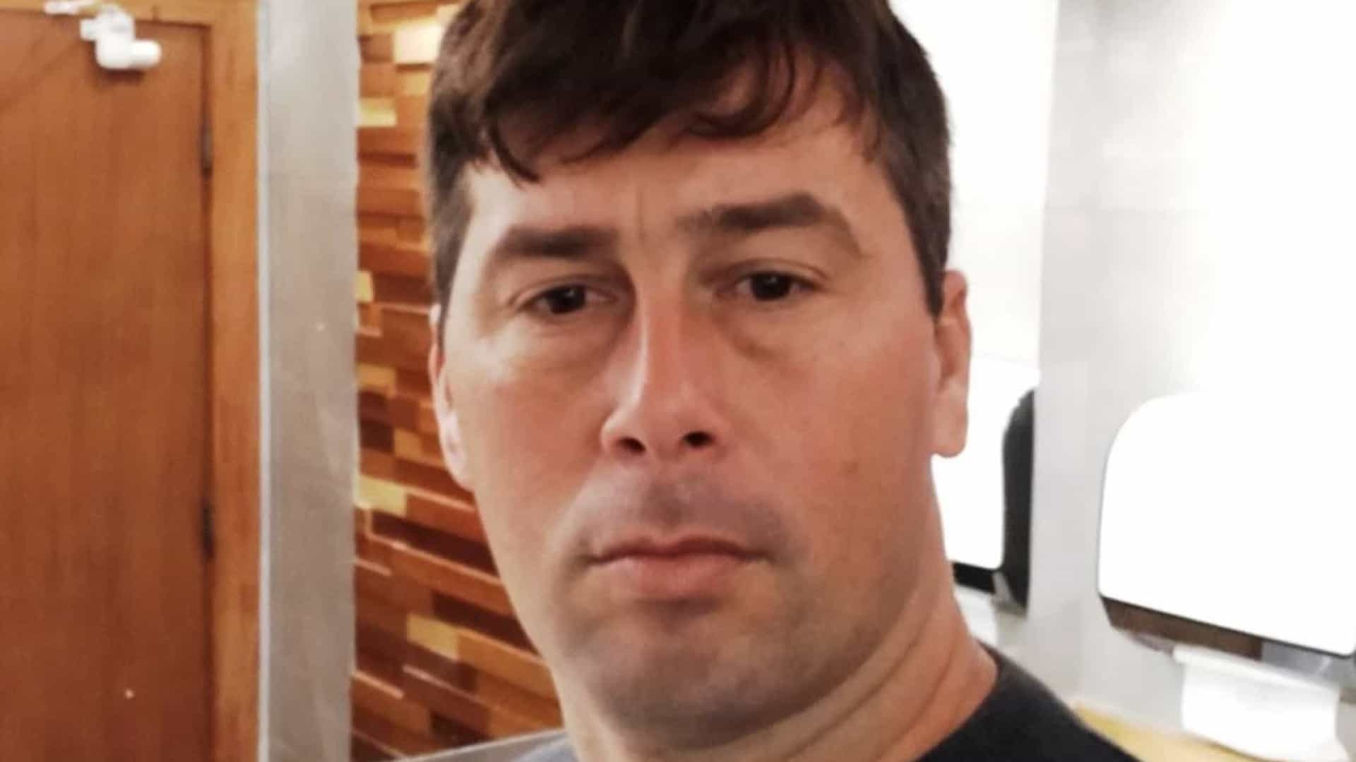 Bolsonarista que agrediu cinegrafista da Globo, durante prisão de Roberto Jefferson, é exonerado da Câmara de Três Rios