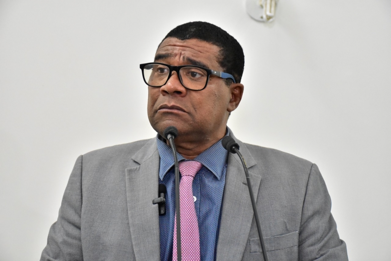 Pedidos de impeachment de Colbert devem ser encaminhados, na Câmara, após o 2º turno das eleições, diz vereador