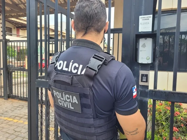Vereador de Dias D’Ávila acusado de ameaçar colega com pistola, durante sessão solene da Câmara Municipal, é preso
