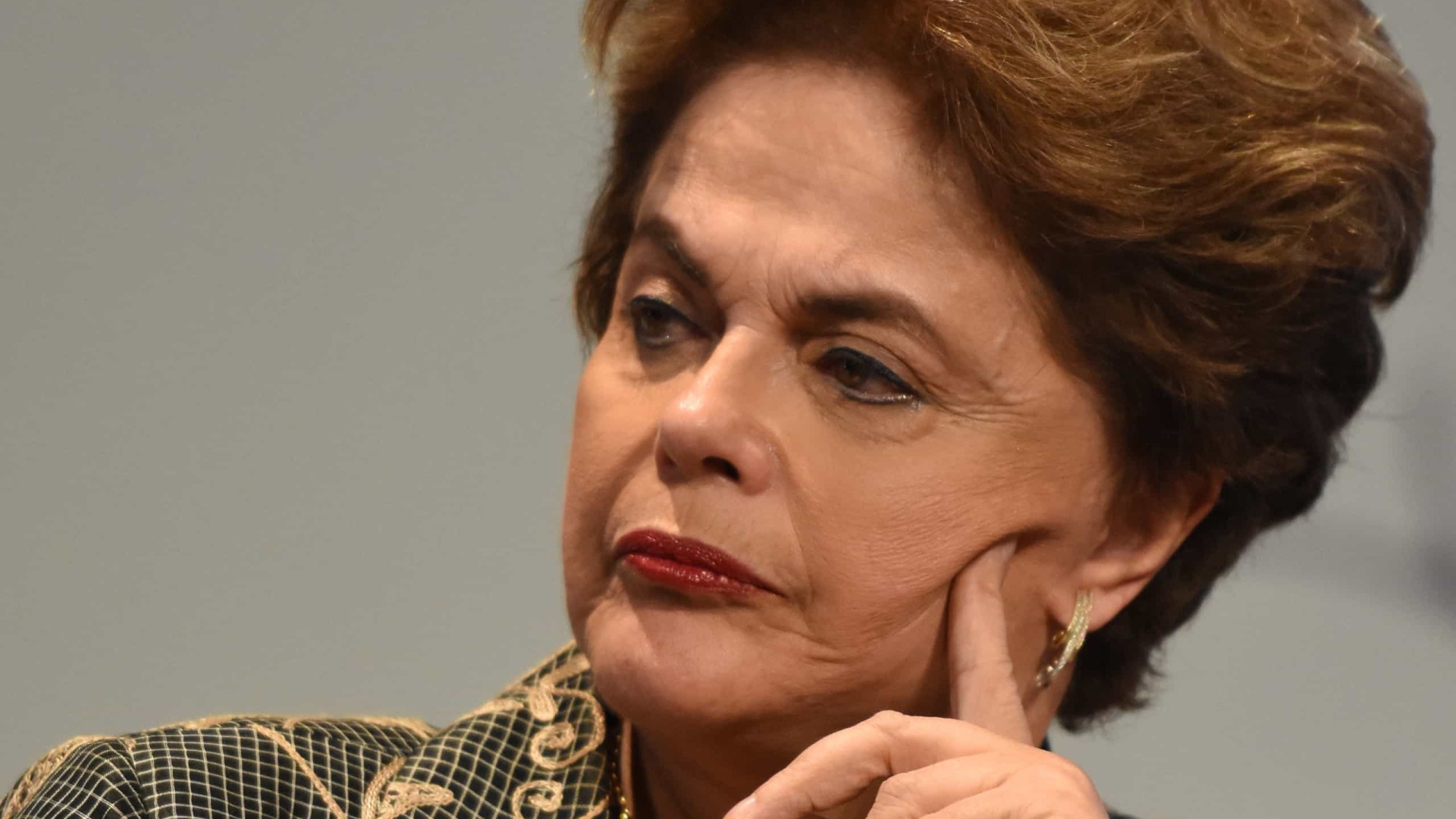 Congresso aprova contas de Dilma e pode blindar Bolsonaro de processo que poderia torná-lo inelegível