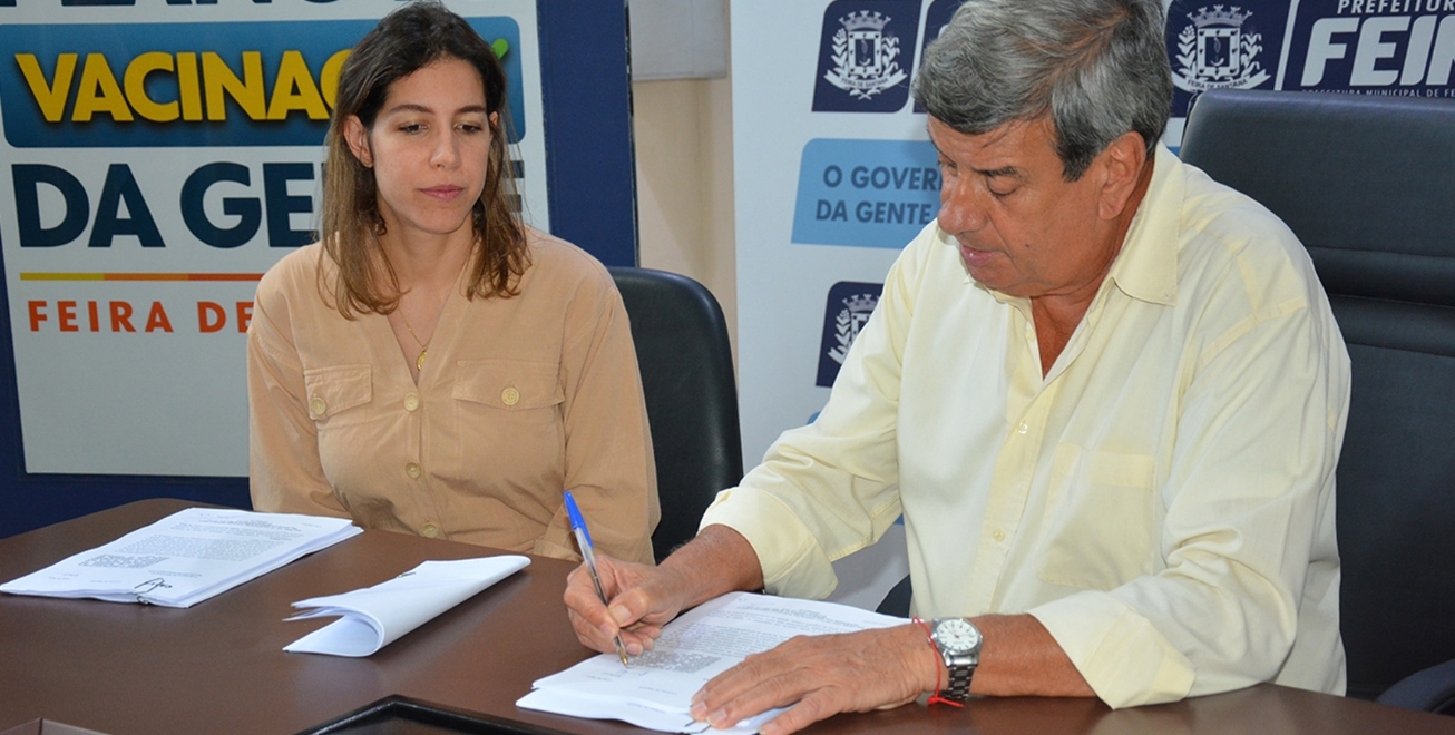 Prefeitura de Feira assina convênios para construção de Cras no George Américo e pavimentação de ruas