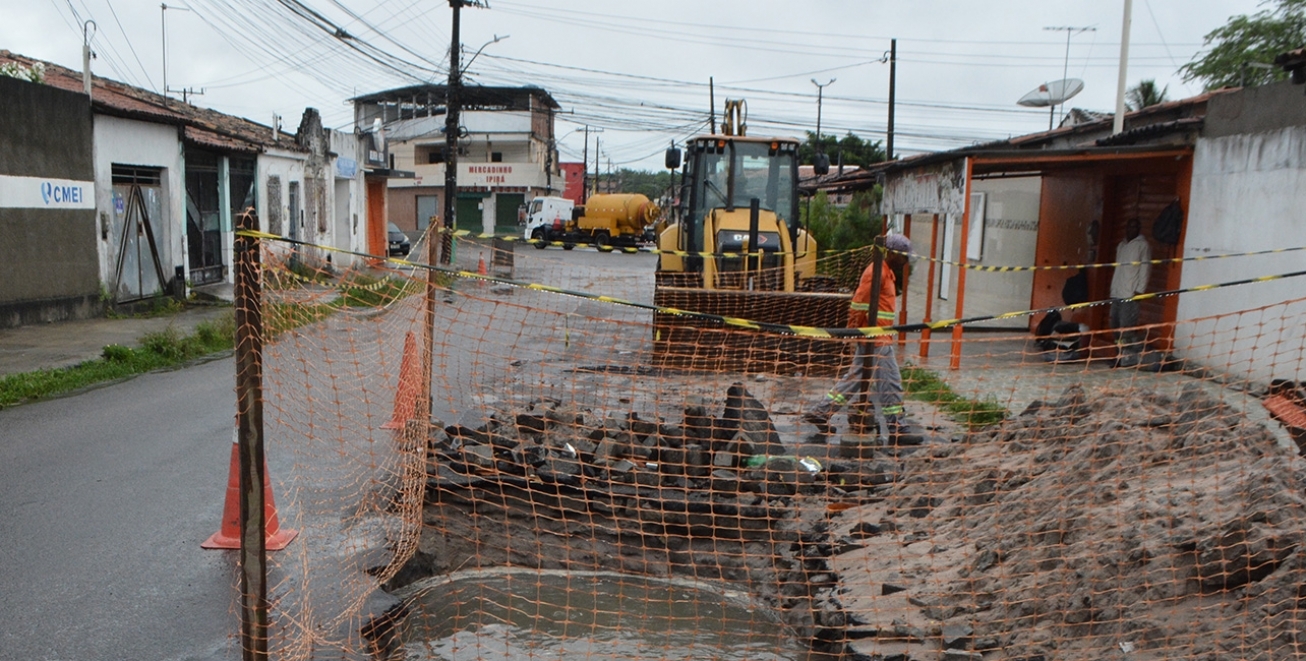 Prefeitura inicia recuperação da rede de drenagem pluvial após danos causados pela chuva