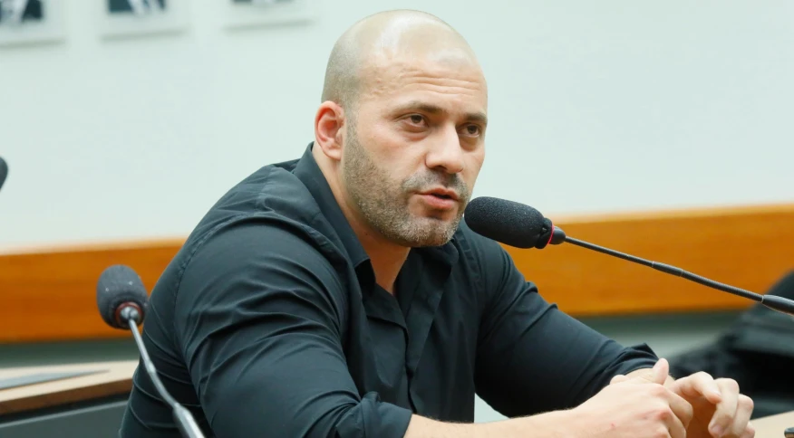 Daniel Silveira é preso, em Petrópolis (RJ), por descumprimento de medidas cautelares impostas pelo STF