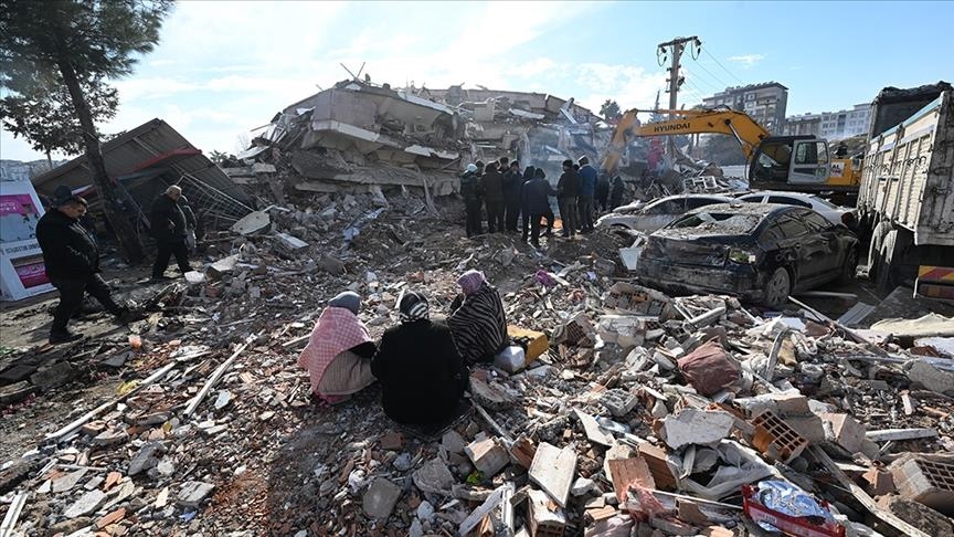 Número de mortos em terremoto na Turquia e na Síria passa de 7 mil