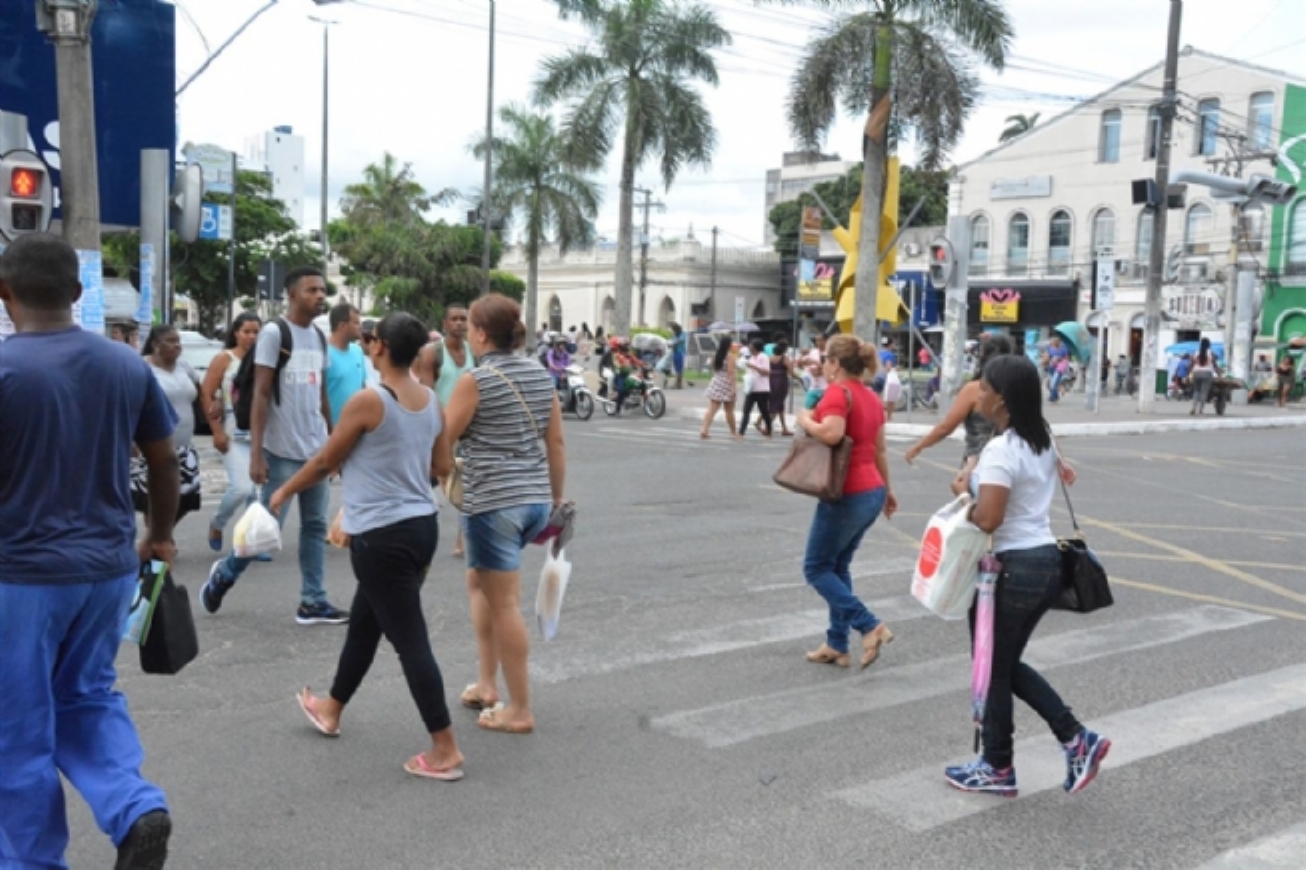 Abertura do comércio no feriado de Tiradentes, em plena Micareta é questionada: 