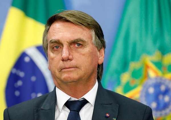 Bolsonaro vai devolver terceiro conjunto de joias ao TCU, afirma defesa de ex-presidente