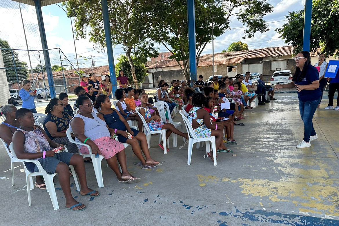 Comunidades feirenses discutem demandas nas áreas da criança e do adolescente   