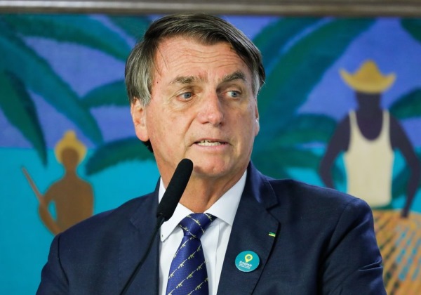 PF estuda pedir prisão de Bolsonaro se ele não voltar ao Brasil até abril