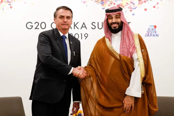 TCU proíbe Bolsonaro de usar e vender joias trazidas da Arábia Saudita
