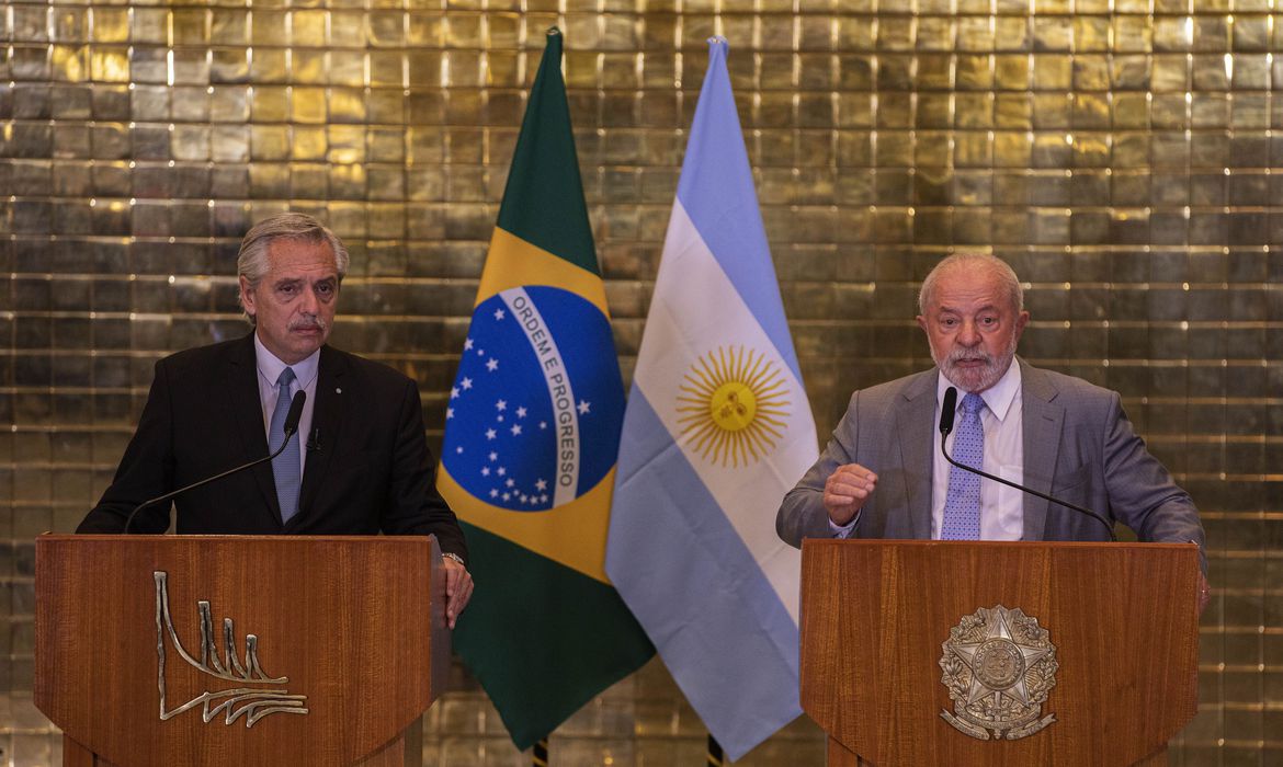Lula recebe presidente da Argentina, nesta segunda-feira (26)