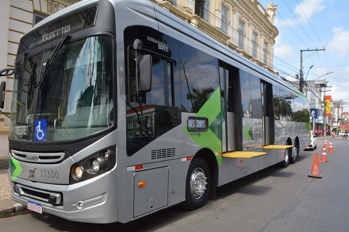 Compra de ônibus visando BRT de Feira é 'desperdiçar dinheiro', critica vereador