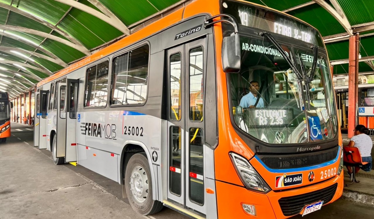 Em Feira, 5 ônibus 0KM com ar condicionado passam a integrar a frota de transporte público