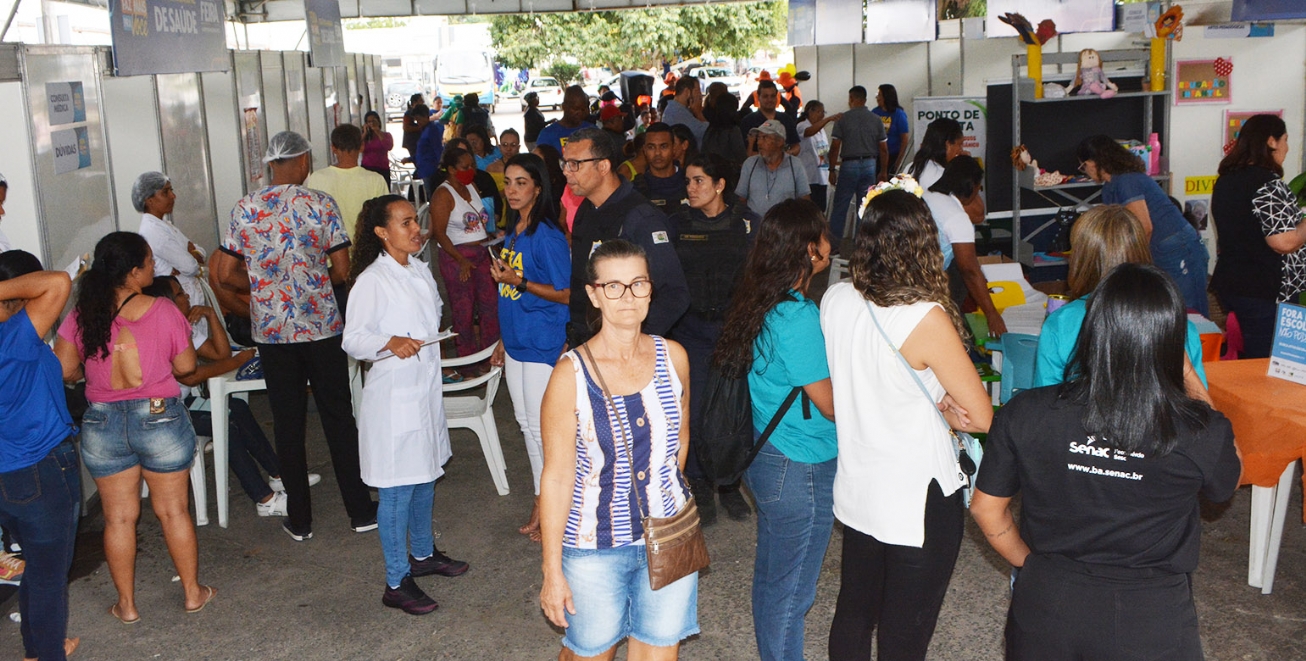 Mutirão de serviços beneficia moradores do conjunto Viveiros, nesta terça-feira (15)