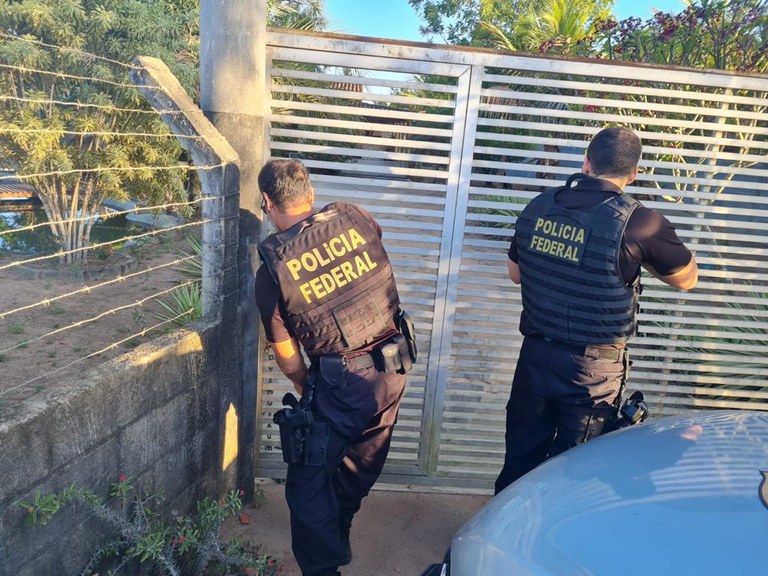PF deflagra operação contra grupo miliciano, em Feira de Santana
