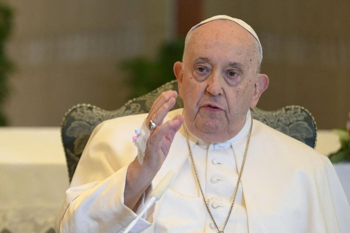 Papa Francisco pede proibição da barriga de aluguel e chama método de ‘desprezível’