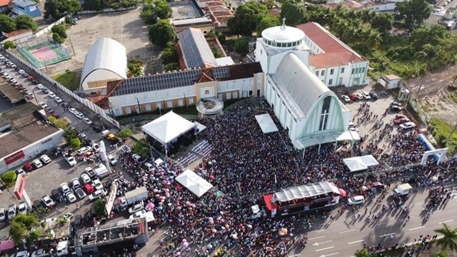 Décima Caminhada do Perdão reúne milhares de fiéis em Feira de Santana