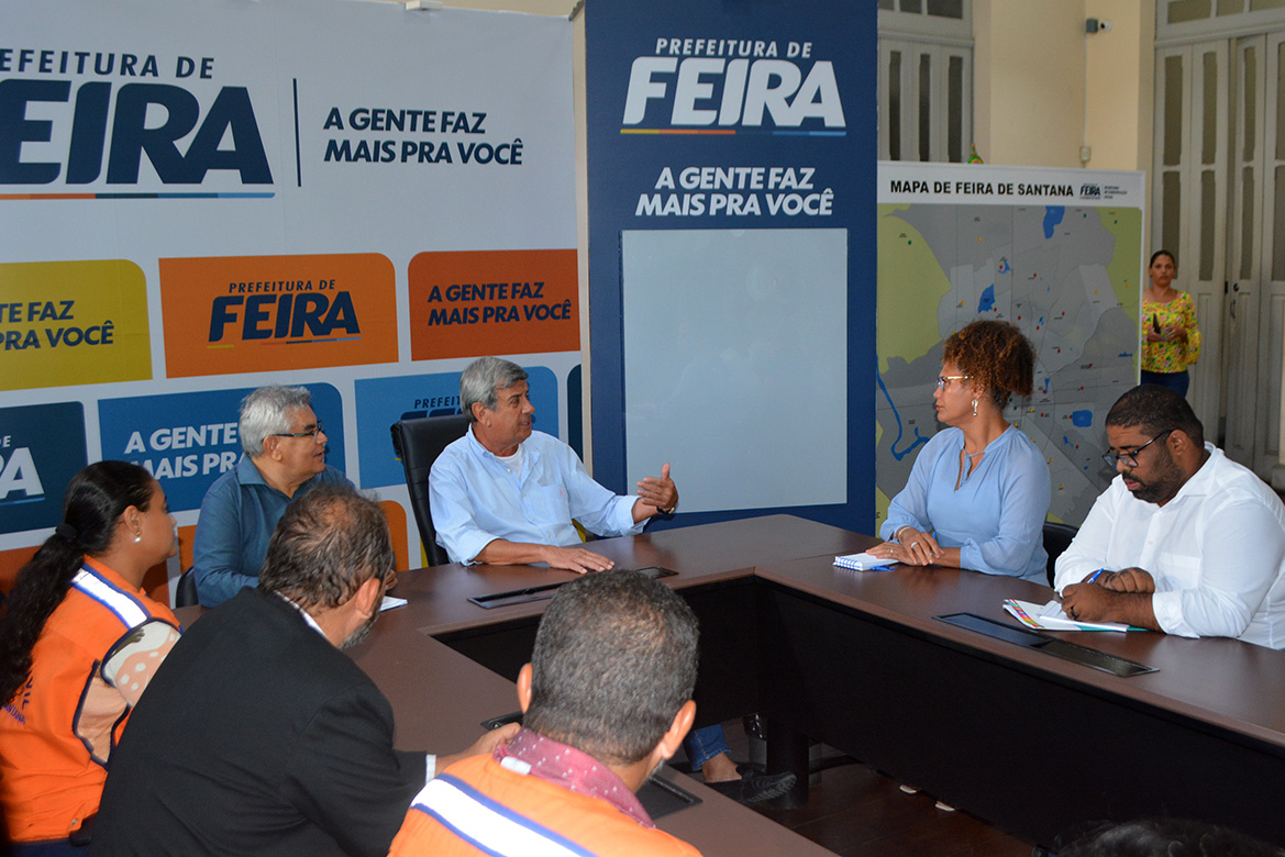 Prefeito de Feira de Santana recebe secretários estaduais para tratar de assistência após as chuvas