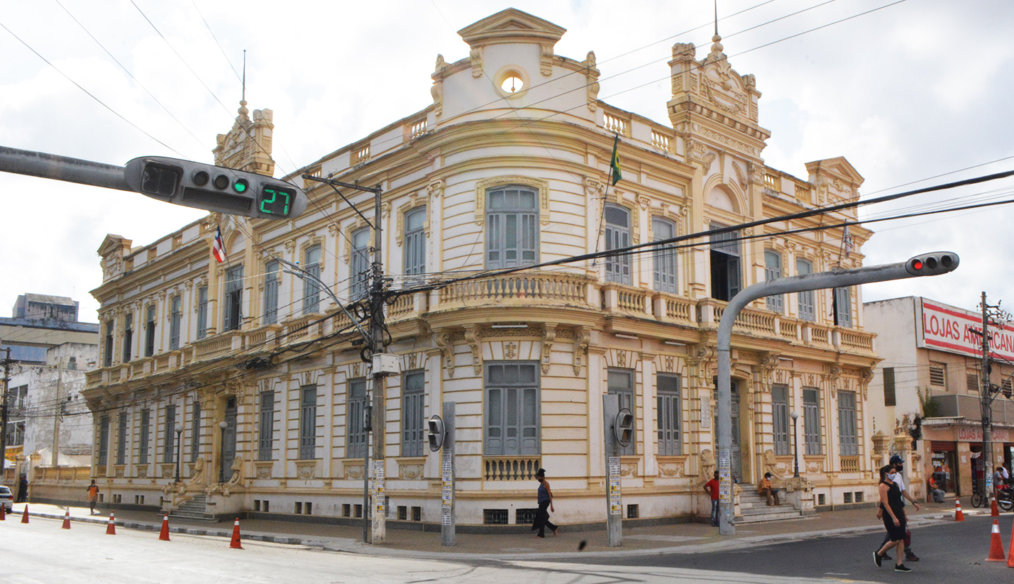 Prefeitura de Feira decreta expediente especial e ponto facultativo durante Carnaval