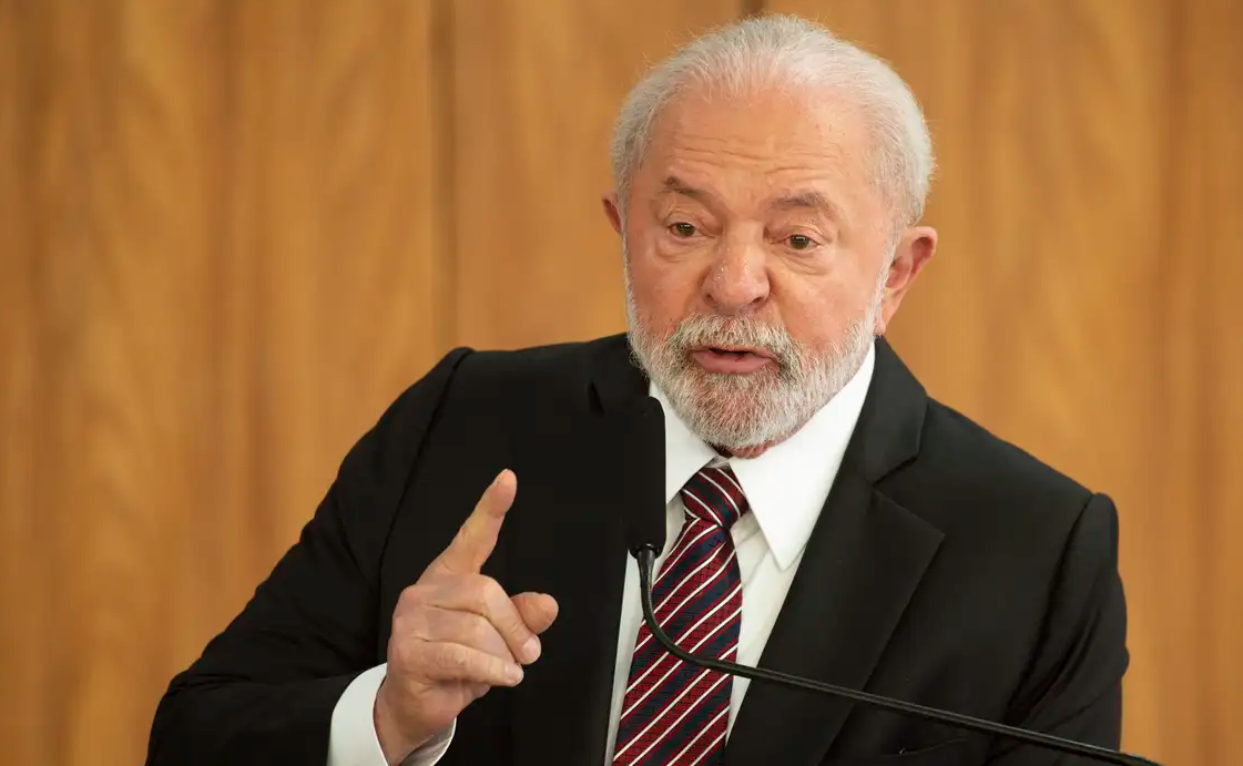Aprovação de Lula empata com percentual de reprovação, segundo Datafolha