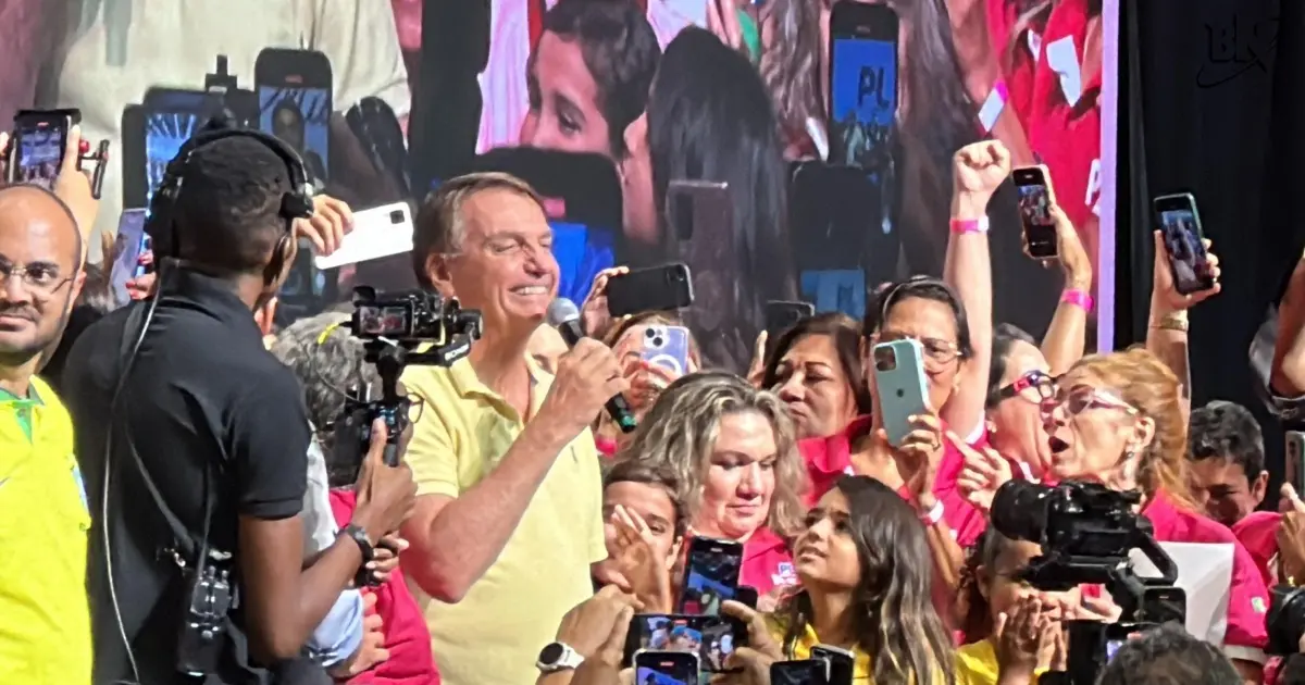 Bolsonaro destaca avanços durante sua gestão e diz que o Brasil tinha 'melhor primeira-dama'