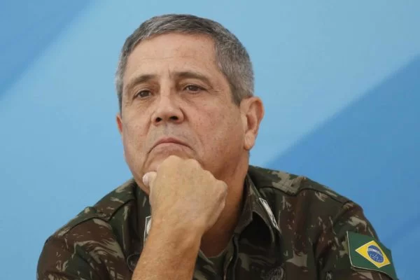 PF apura se Braga Netto tentou captar militares para golpe de Estado
