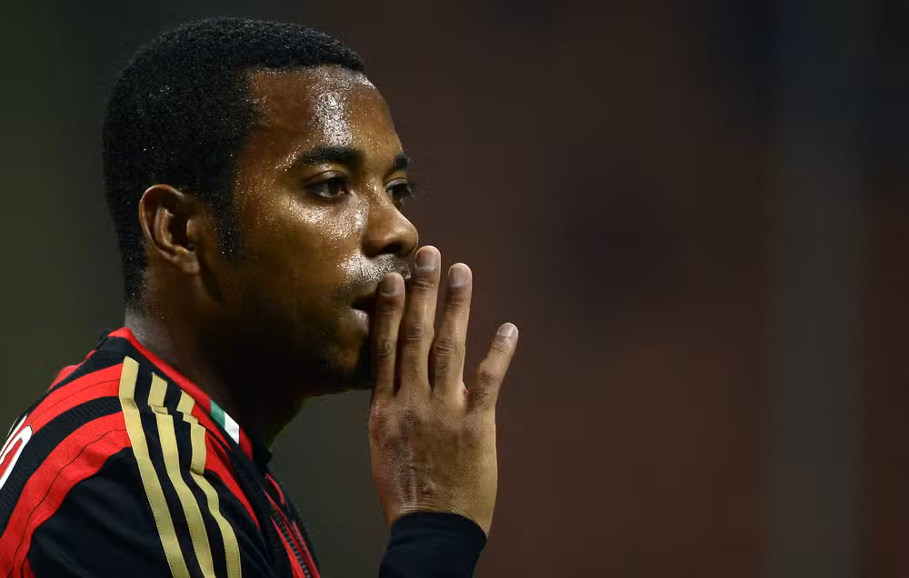 STJ decide que Robinho deve cumprir pena no Brasil; defesa apela ao STF, para evitar prisão imediata