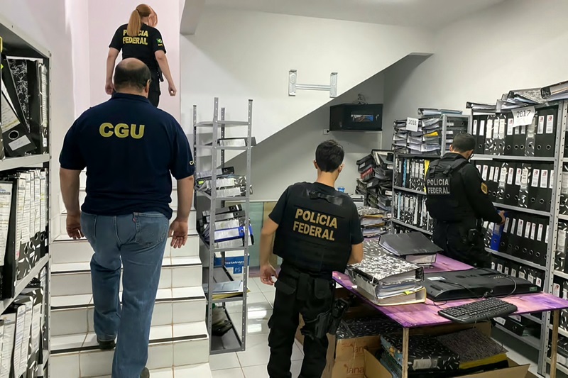 Vereador cobra esclarecimentos da Prefeitura de Feira sobre pagamento superfaturado em transporte escolar