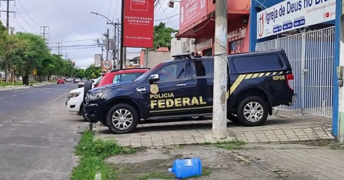 PF deflagra nova fase da operação que apura crime de milícia e lavagem de dinheiro do jogo do bicho, em FSA