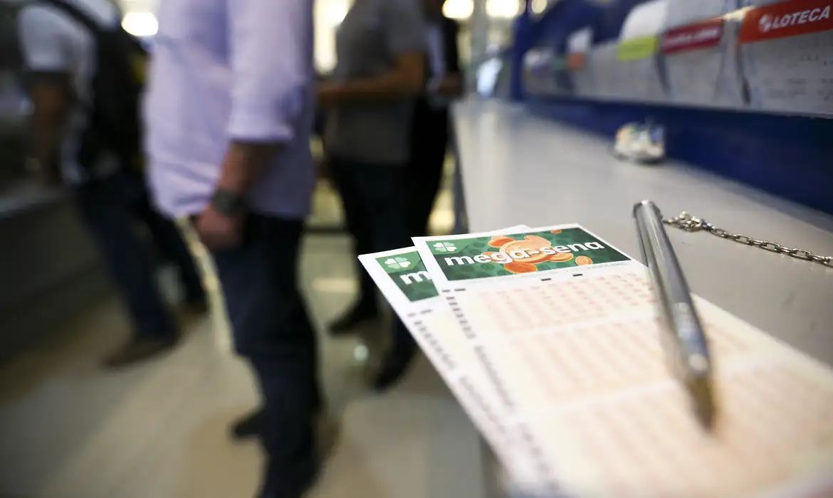 Mega-sena acumula e sorteia R$ 37 milhões, na próxima terça-feira (21)