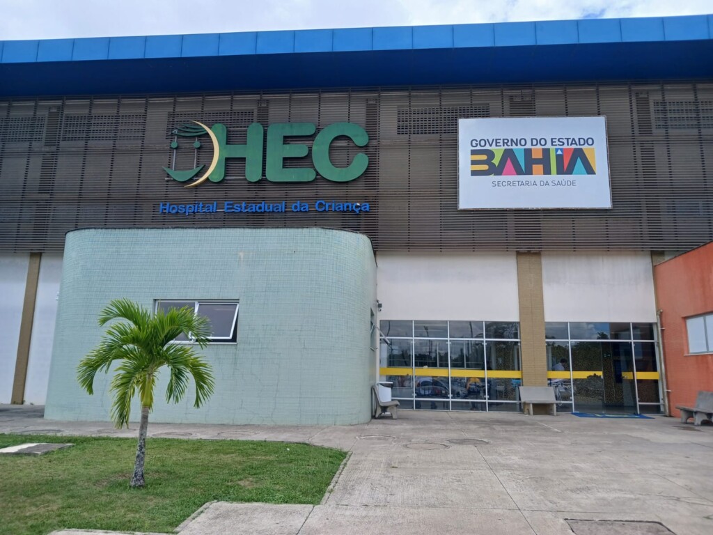 Fundação atrasa salário de servidores do Hospital Estadual da Criança, denuncia vereador na Câmara de Feira