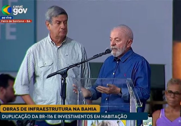 Prefeito Colbert Martins é vaiado durante evento com presença do presidente Lula, em Feira de Santana