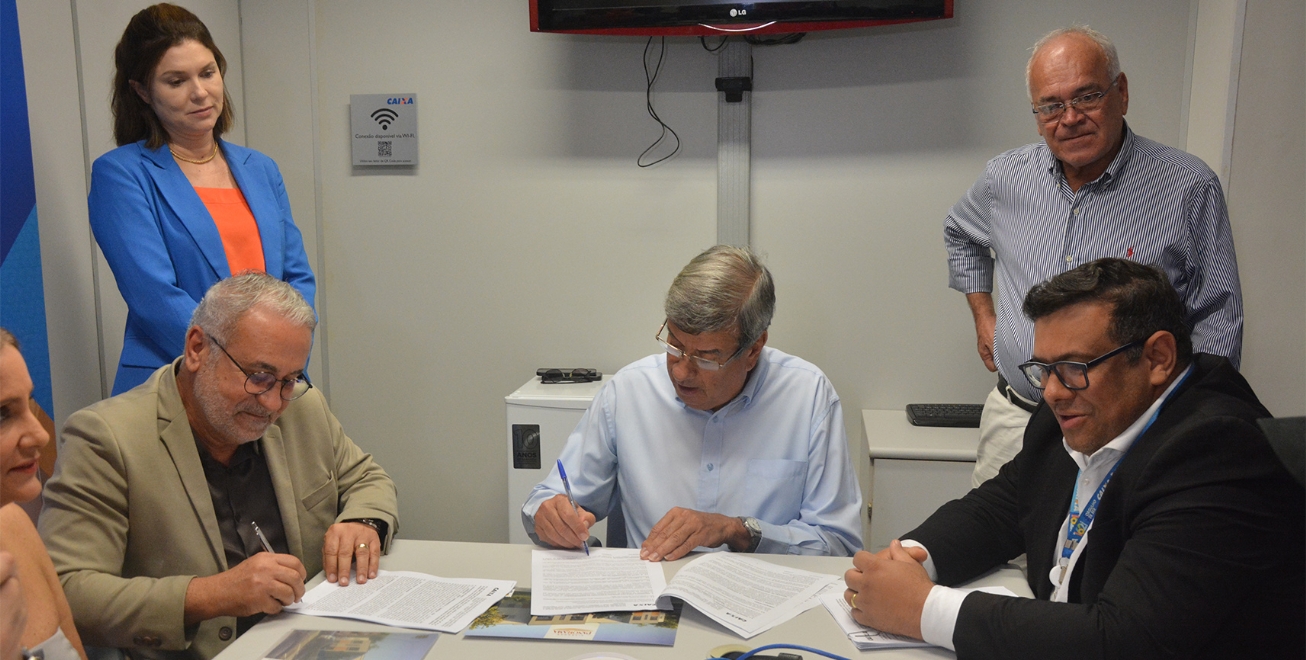 Prefeitura de Feira assina contrato para construção de 400 imóveis do MCMV