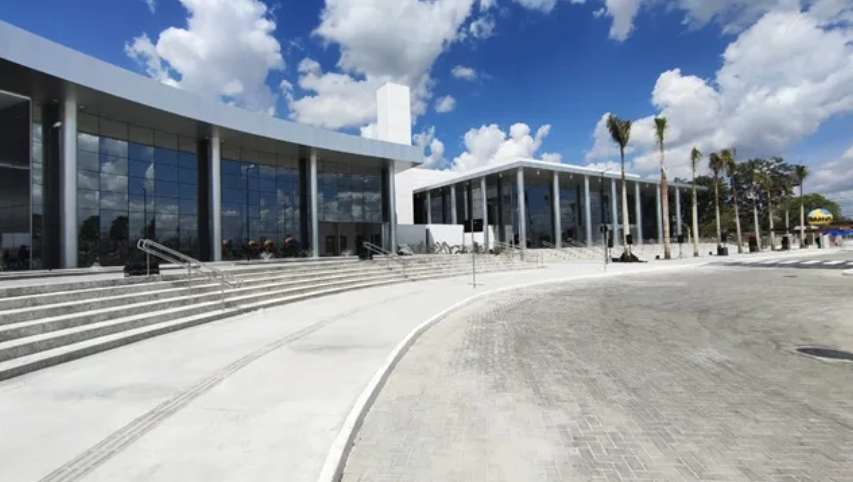 Governador Jerônimo Rodrigues visita novo Teatro e Centro de Convenções de Feira de Santana