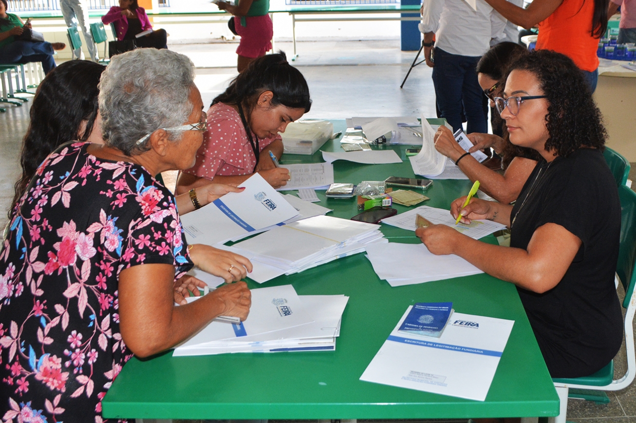 Prefeitura de Feira realizará entrega de 60 escrituras para famílias de baixa renda