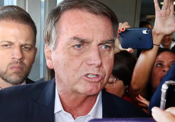 Bolsonaro minimiza chances de ser preso e diz estar com consciência tranquila, após denúncias da PGR