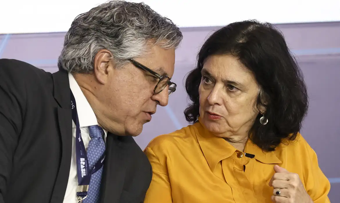 Lula decide substituir Nísia Trindade por Alexandre Padilha, no Ministério da Saúde   
