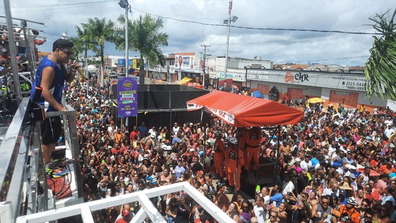 Projeto na Câmara obriga Prefeitura de Feira adiantar 50% do cachê a artista local; restante, até 5? dia útil após evento