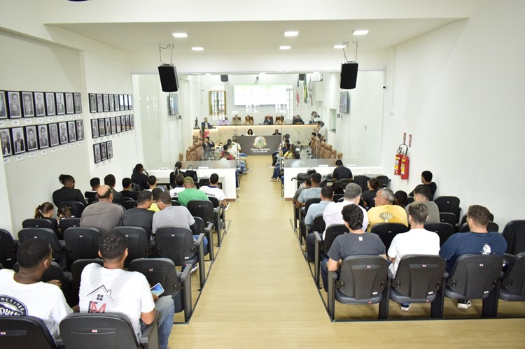 Vereadores discutem criação de espaço exclusivo para eventos 'paredão' e buscam soluções para poluição sonora em Feira de Santana